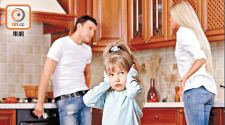 家長的負面情緒可影響子女的心理健康。（資料圖片）