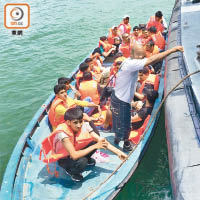假難民持續湧港，上月底有廿五名南亞假難民偷渡抵港。