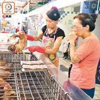 本港街市雞檔今日沒有活雞發售。（資料圖片）