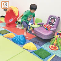 莫太的兒子被評估有自閉症及過度活躍症，要等候兩年方獲安排入讀特殊幼兒中心。