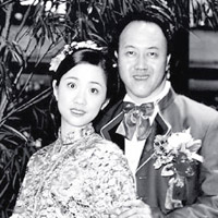 陳木完的妻子在社交網更換上黑白結婚相片。（互聯網圖片）