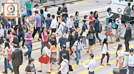 調查發現，外派到港的中層管理人員薪酬待遇屬亞太區第四貴。（資料圖片）