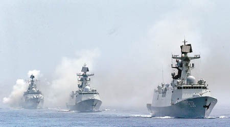 南海、北海艦隊組成的艦艇編隊進行實彈演習。（資料圖片）
