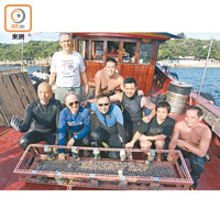 成功打撈到古船船錨桿， 水下文化遺產小組感興奮。
