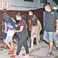 元朗<br>警方在元朗村屋拘捕兩名涉嫌販毒及藏毒女子。（胡德威攝）