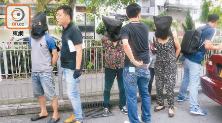 香港警方本周一在元朗拘捕十名越南籍人蛇。
