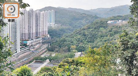 荃灣曹公潭谷自然生態公園由提議興建至今已廿多年，仍未動工。