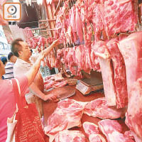 哮喘豬流入市面一事令肉檔生意下跌四成。（盧志燊攝）