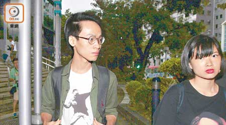 被告何應傑（左）雖獲撤罪，但其訟費申請被駁回。