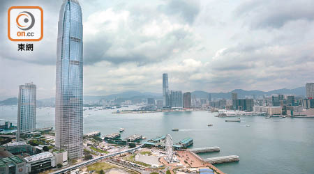香港在知識和技術成果表現稍遜，排名下跌三位至十四位。