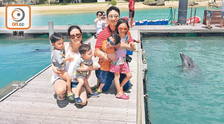 黃楚恒一拖五，與太太及四子女去沖繩旅行。（受訪者提供）