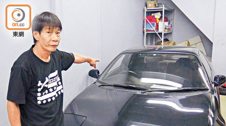 事主指腰包放在私家車司機位。（李國健攝）