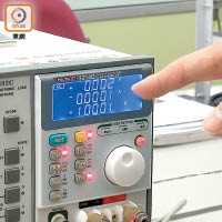 儀器檢測顯示，所有樣本輸出的電壓都有「呃秤」之嫌。