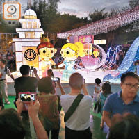 維園綵燈會花燈以童話故事及香港地標為主題。