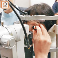 糖尿病人應每年進行徹底的眼科檢查。