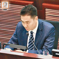 周浩鼎讚揚《東方》發揮傳媒第四權，批評張超雄「亂咁噏」。
