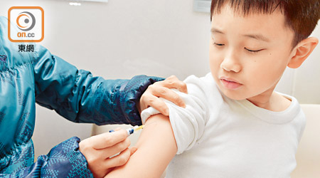 小學群組學童已接種二萬六千劑流感疫苗，比去年多三分之二。