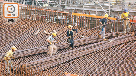 工程量大上大落，建造行業無所適從。（資料圖片）