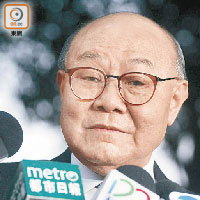 胡國興指自己無政治包袱，有利化解矛盾，比其他參選人「優勝好多」。（高嘉業攝）