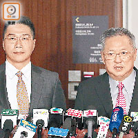 張宇人（右）對梁振英棄選表示驚訝，但否認最近才加入行政會議是「押錯注」。