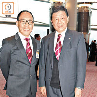 胡曉明（右）同百仁基金主席李文俊（左）都認為青年工作好重要。