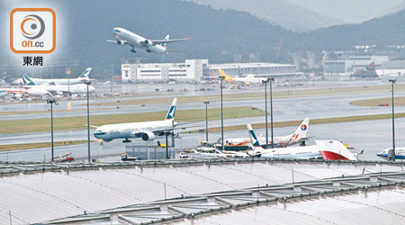 新空管系統全面啟用初期，本港航班要削減百分之八「遷就」。
