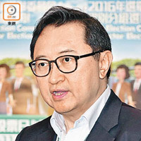 對於有選民指未收到候選人簡介，選管會主席馮驊指會向郵政方面了解派遞情況。
