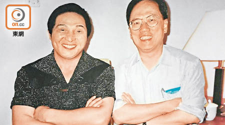 江西「氣功大師」王林（左）曾與香港前特首曾蔭權爵士合照。（資料圖片）