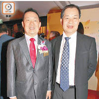 香港鮮花盆栽批發商會主席賴榮春（右）及博愛副主席吳錦青（左）係多年好友，兩人好啱傾。