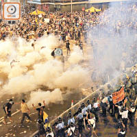 公安部短片指香港是顏色革命基地，並展示違法佔領行動及旺角暴亂等衝擊場面。（資料圖片）