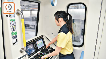無人駕駛列車將有職員隨時應急。