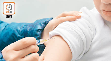 專家提醒市民應盡快帶子女接種流感疫苗。（資料圖片）