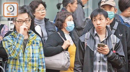 去年全港大部分地區的二氧化氮均超出可接受標準。（陳德賢攝）