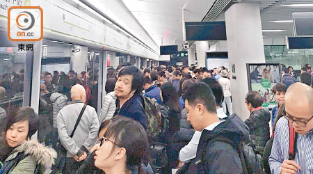 南港島線（東段）通車翌日便發生大停電，將被罰款一百萬。（資料圖片）