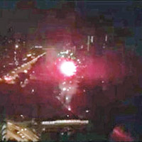大埔<br>年初一凌晨，有市民在大埔區燃放煙花。（互聯網圖片）