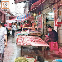 街市與民居距離不遠，恐成為傳播禽流感病毒的溫床。