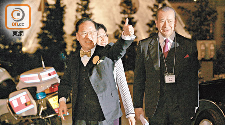 曾蔭權（左）涉貪案中，李國寶亦被揭擔演重要角色。（資料圖片）