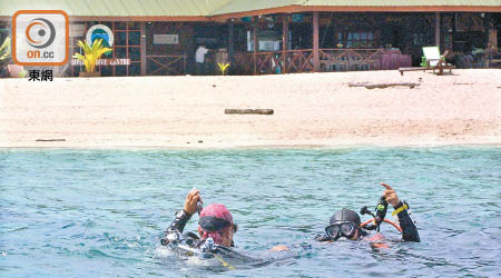 西巴丹島有嚴格的環境保護措施，海水清澈，吸引不少潛水愛好者前往。（資料圖片）