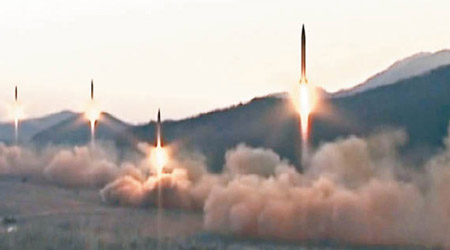北韓周一發射四枚彈道導彈。（電視畫面）