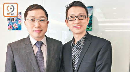 梁裕龍（左）將孖住王憓（右）於香港大會堂演出。（余素月攝）