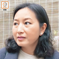 朱小姐（市場策劃）：「啲貨擺晒出嚟，覺得係阻街。」