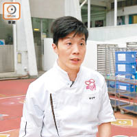 劉達峰表示，雖然餐飲業從業員工時長，但仍有很多廚工抽空參與義工服務。