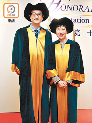 陳葒（左）與陳黃麗娟（右）分享對教育嘅睇法。
