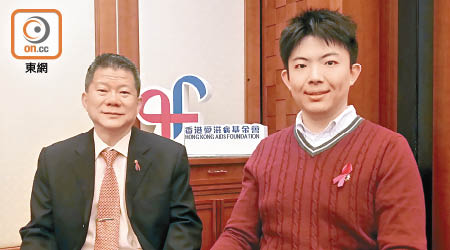 麥國風（左）及林偉青（右）希望以自身的醫護知識助愛滋病感染者。 （賴啟燊攝）