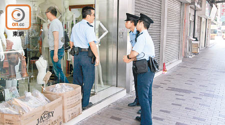 長沙灣道模特兒衣架店遭電閘黨爆竊。（戴展邦攝）