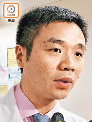 吳國際說鄧桂思肺部受真菌感染，需接駁人工肺維持血液含氧量。
