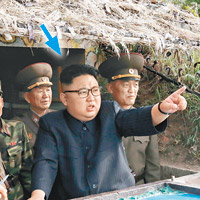北韓領袖金正恩（箭嘴示）揚言準備好試射洲際彈道導彈。（資料圖片）