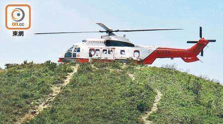 飛行服務隊出動直升機拯救行山受傷女子。（讀者提供）