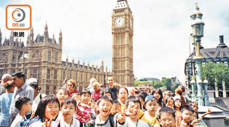 英國遊學團深受香港學生歡迎，更愈趨年輕化。（資料圖片）