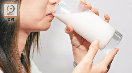 經常飲低脂奶者，比其他人更易患柏金遜症。（資料圖片）